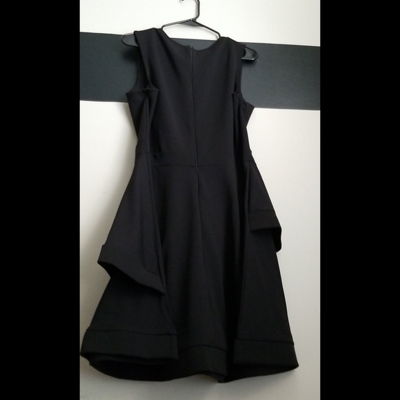 NEW LISTING!! BLACK V NECK RUFFLED HEM DRESS - Picture 11 of 11